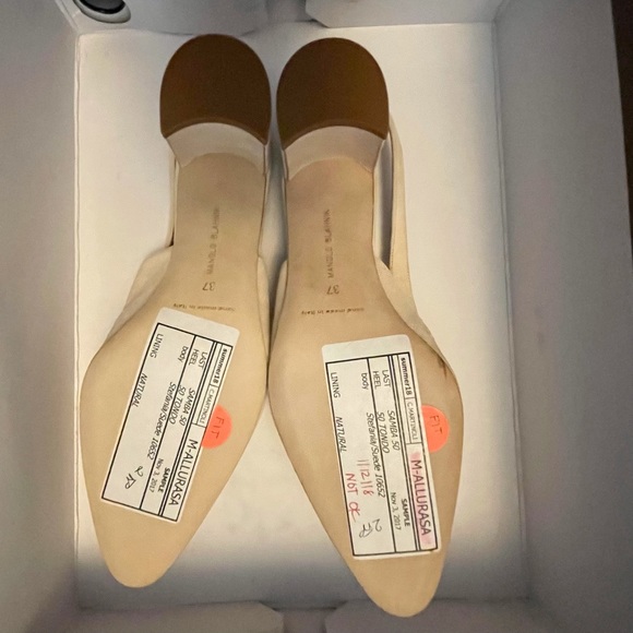π‘MANOLO Allurasa slingback nude/cream suede, 2β stacked heel SZ 7. - Picture 10 of 14